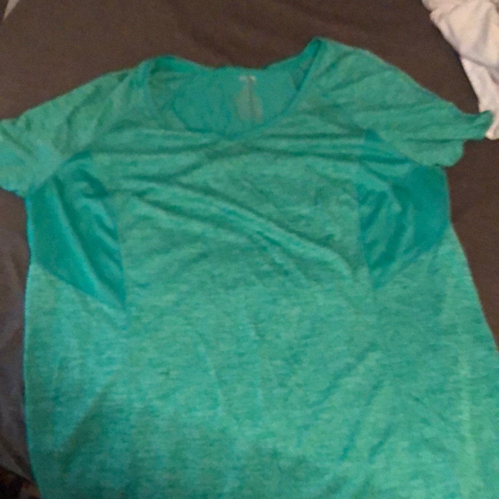 workout shirt